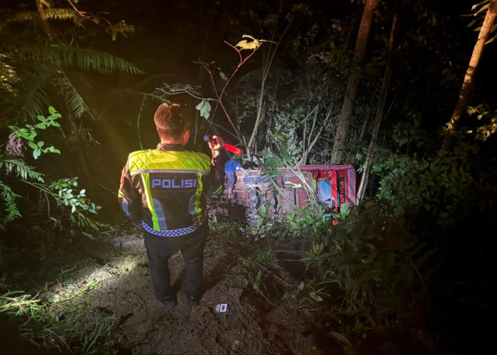 Odong-Odong Masuk Jurang di Jalan Lintas Sungai Penuh–Tapan, Dua Tewas 17 Luka-Luka