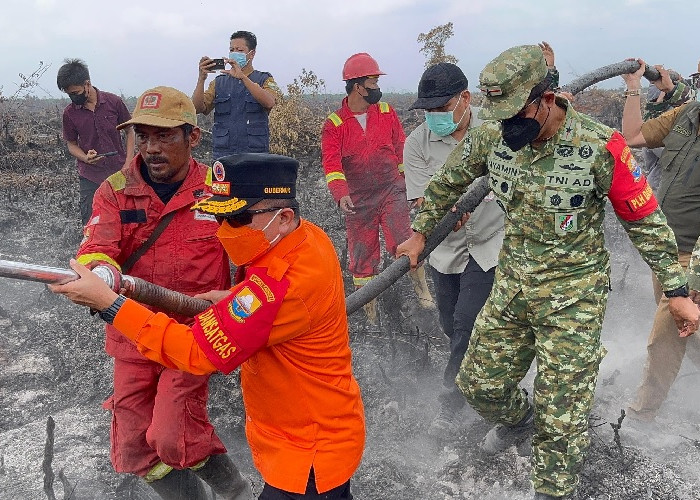 Danrem 042/Gapu dan Gubernur Jambi Kembali Turun ke Lapangan, Perkuat Penanganan Karhutla di Pulau Mentaro