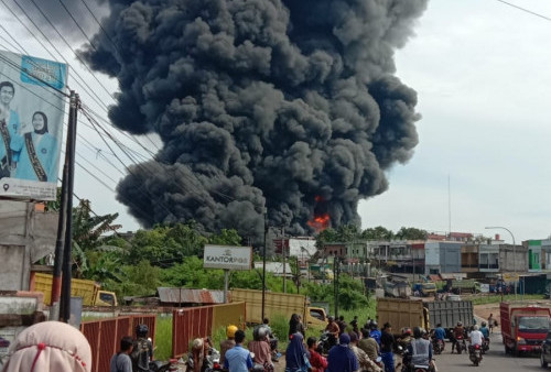 BREAKING NEWS: Kebakaran Gudang Minyak, Simpang Rimbo Gelap Gulita