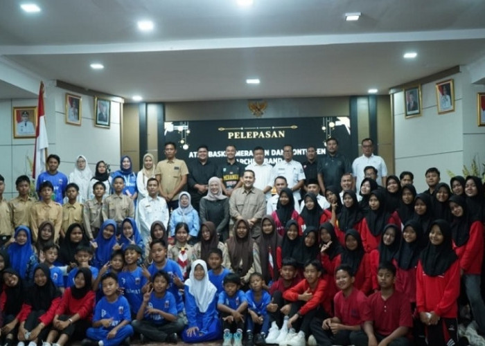 Lepas Kontingen Marching Band dan Basket, Bupati M. Syukur Siapkan Bonus Bagi Peraih Juara