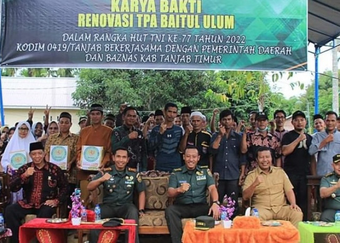 Bupati Tanjabtim Dampingi Kasrem 042/Gapu Pembukaan Karya Bakti HUT TNI Ke- 77