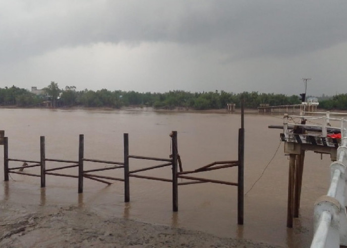 Belum ditemukan, Dua Pekerja Jembatan Desa Sungai Landak Masih Dalam Pencarian