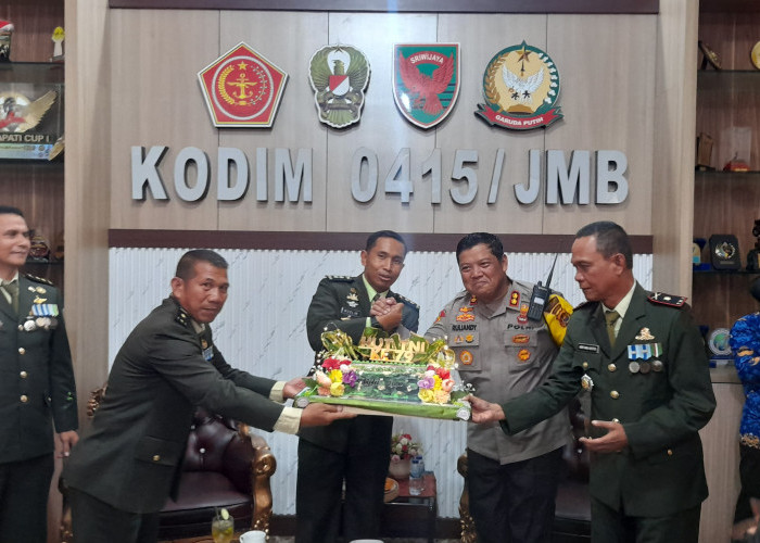 HUT TNI ke-79, Kasdim Jambi Sambut Kapolresta dan Kapolres Muaro Jambi dengan Hangat