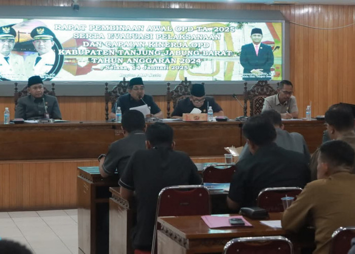 Bupati Anwar Sadat Pimpin Rakor Pembinaan Awal OPD Tahun 2025