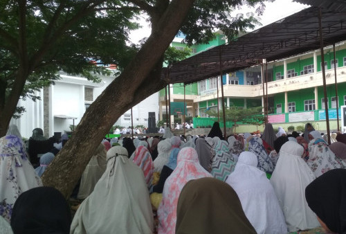 Jamaah Sholat Idul Adha di Taqwa 3 Kota Jambi Membludak 