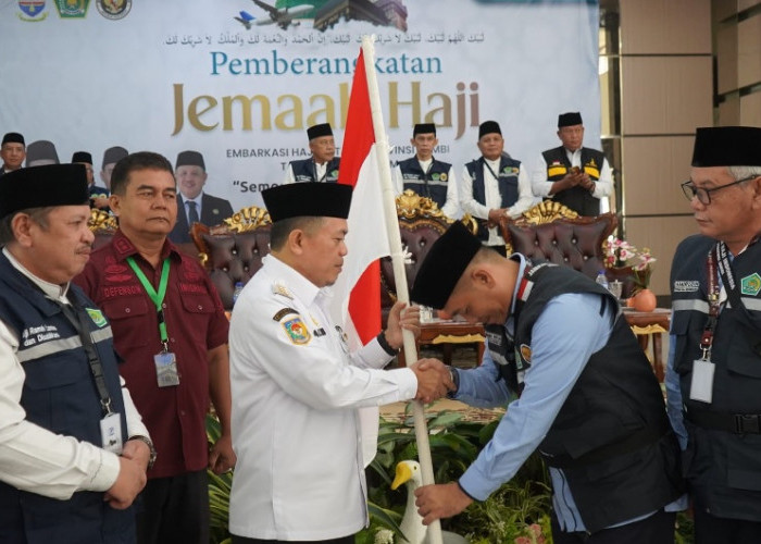 Lepas Kloter 16, Gubernur Al Haris : Pemprov Kucurkan Dana Rp32 M Untuk Haji Domestik