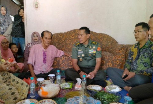 Ketika Mayjen TNI Sapriadi Pulang Kampung ke Bungo, Terharu Disambut Sanak Family