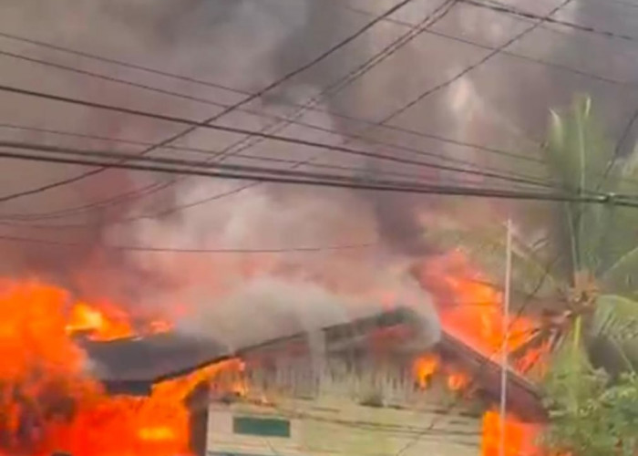 Eks SLB dan Kantor Kwarcab Pramuka Terbakar di Kualatungkal