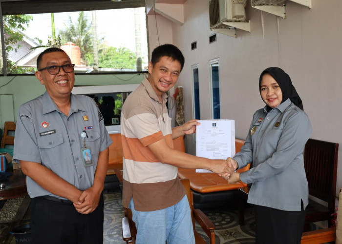 Kemenkum Jambi Serahkan Keputusan Status WNI kepada Andi Alatas, Tegaskan Kepastian Hukum