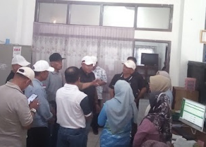 Ribuan KTP dan KIA Dimusnahkan, Wako Alfin Tinjau Langsung Pelayanan Disdukcapil