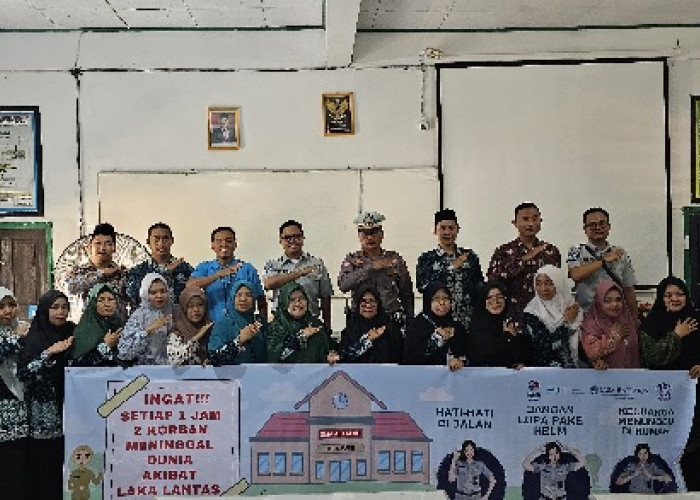 Jasa Raharja Jambi Kampanyekan Peduli Keselamatan Lalu Lintas kepada Guru SMA Islam Al Falah Kota Jambi
