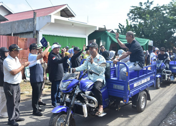 Maulana Launching Kampung Bahagia dan OPBM, 12 Gerobak Motor Jemput Sampah Warga