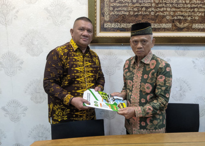 Tuding Dikti Melarikan Diri, YPBJ Serahkan SK Fadil Iskandar Jadi Pj Rektor di Kampus Unbari
