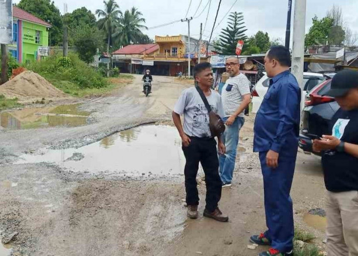 Kerusakan Jalan Penghubung 5 Kecamatan di Pasar Lubuk Landai Akhirnya Diperbaiki