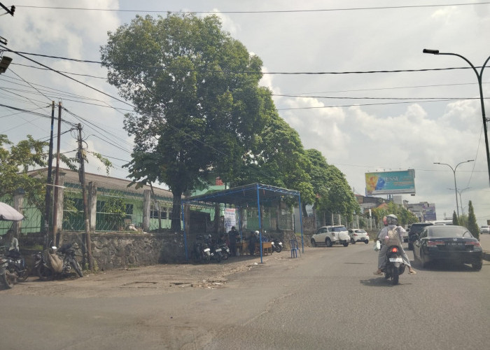 TPS Ditutup dan Dijaga Ketat, Pemkot Jambi Mulai “Perang” Lawan Pembuang Sampah Sembarangan