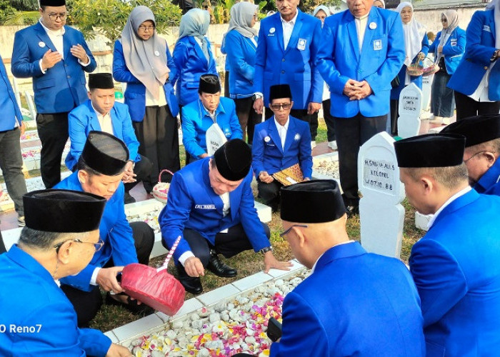 Kenang Jasa Pendahulu, PAN Jambi Ziarahi Makam Pahlawan dan Tokoh Partai