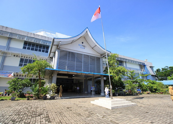 Paten! 8 SMA Terbaik di Padang Masuk Rangking Nasional, Total 26 Sekolah dari Sumbar, Pecah Rekor Sumatera 