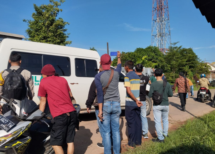 Blokir Jalan Depan SDN 212 Kota Jambi Akhrinya Dibuka, Setelah Ambulance Hendak Lewat