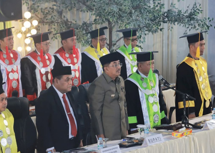 Bupati Tanjab Barat Hadiri Wisuda Angkatan XX Institut Agama Islam (IAI) An Nadwah Kuala Tungkal