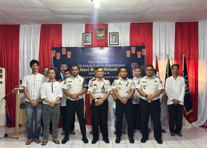 Enam Narapidana Lapas Kelas IIA Jambi Terima Remisi Khusus Waisak 2026