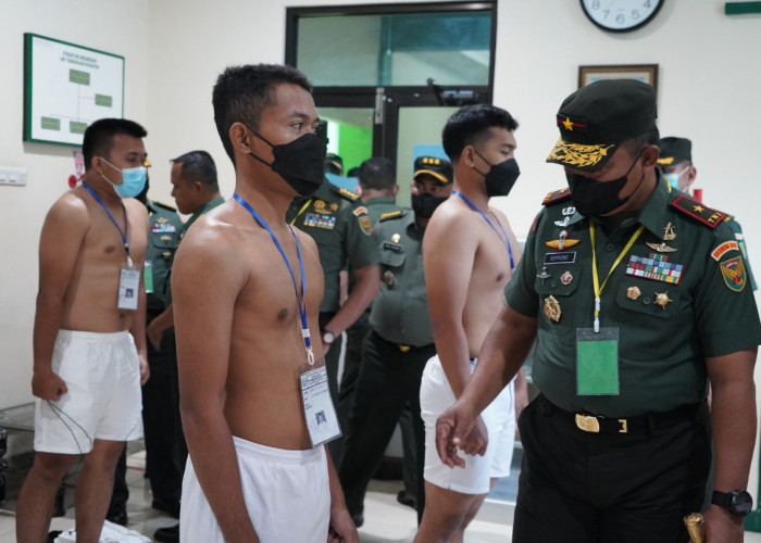 Danrem 042/Gapu Pantau Langsung Pelaksanaan Tes Kesehatan Calon Perwira PK TNI 2022