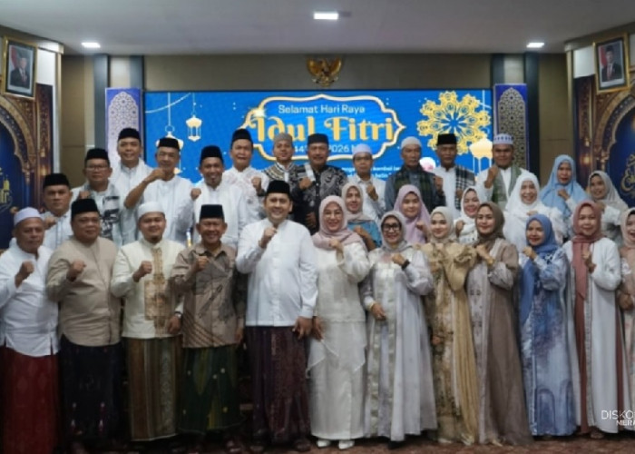 Kedepankan Adab, Bupati M Syukur Minta Maaf kepada Pejabat di Momen Halal Bihalal