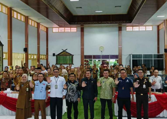 Bupati H. Mashuri Buka Sosialisasi Hari Anti Korupsi dan Anti Narkoba Sedunia