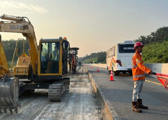  Jelang Nataru, Hutama Karya Lakukan Pemeliharaan Tol Terbanggi Besar-Kayung Agung dan Pekanbaru-Dumai