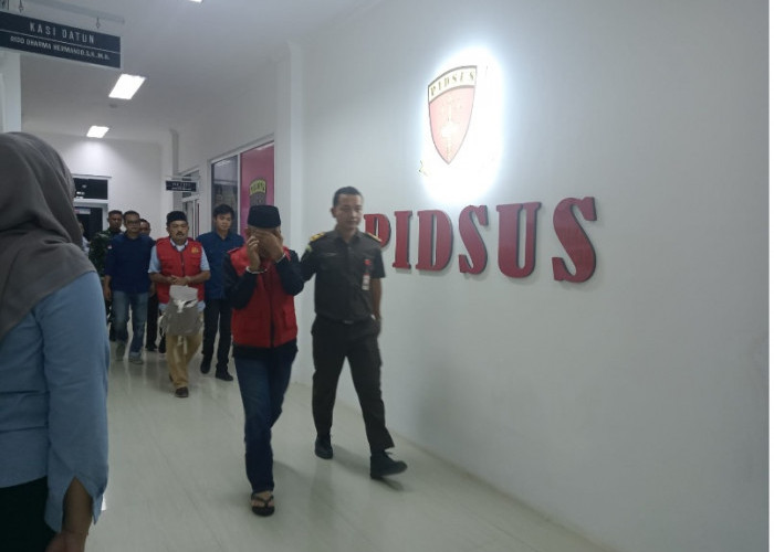 Kejari Tanjab Barat Umumkan Tiga Tersangka Dugaan Korupsi PDAM Pengabuan