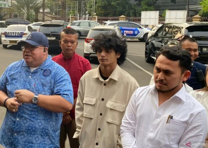 Usai Diperiksa 5 Jam, Vadel Badjideh Ditetapkan Tersangka Kasus Dugaan Persetubuhan Anak Nikita Mirzani