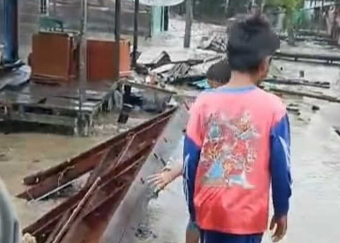 Banjir Kepung Tanjabtim, Warga Jati Mulyo Mengungsi dan Sekolah Laksanakan Daring