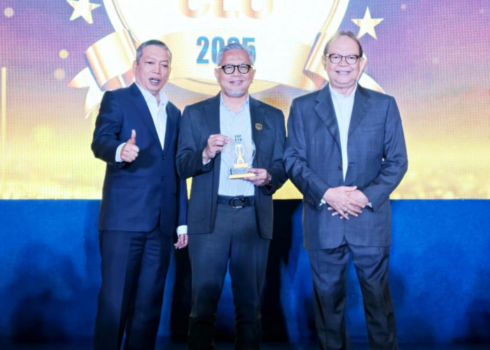 Makna Strategis Penghargaan TOP 100 CEO Lembaga Keuangan untuk Bank Jambi