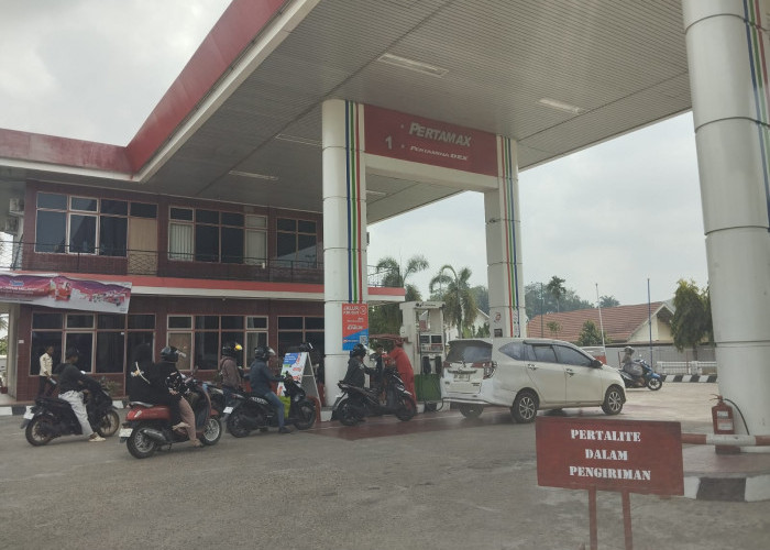 Pertalite Menghilang dari SPBU, Warga Terpaksa Isi Pertamax