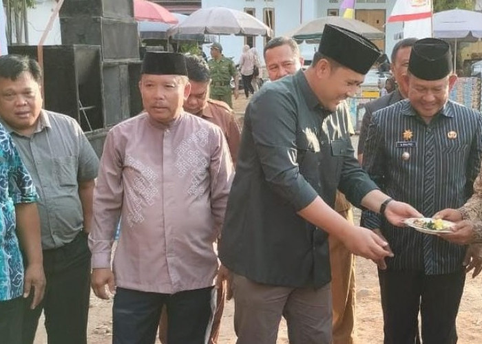Bupati dan Wabup Merangin Syukuran di Desa Tanah Abang