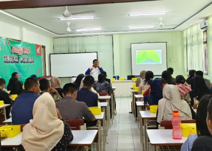 Bangga Menjadi Generasi #Cari_Aman, Sinsen Kampanyekan Safety Riding ke Universitas