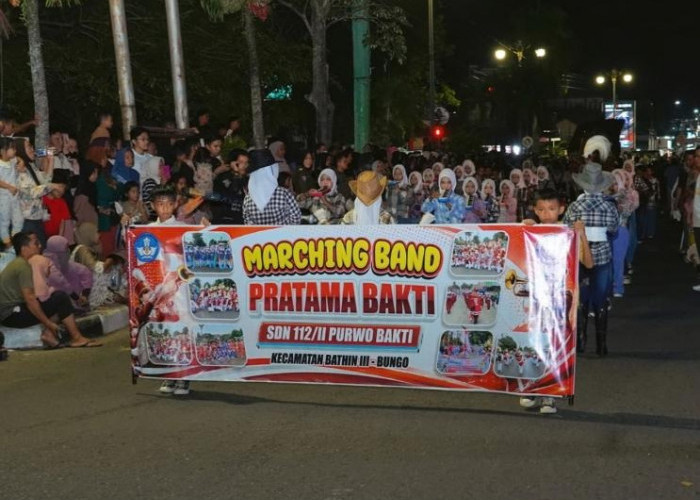 Ribuan Orang Saksikan Kegiatan Street Parade Night 2026