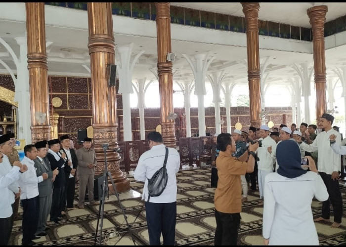 Diikuti 500 Peserta, Gubernur Al Haris Hadiahi Juara Lomba Azan Umrah Gratis