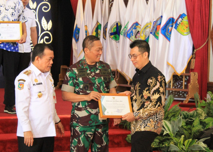 Danrem 042/Gapu Hadiri Penyerahan Penghargaan K3 tingkat Provinsi Jambi