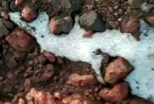 Fenomena Langka Gunung Kerinci Bersalju