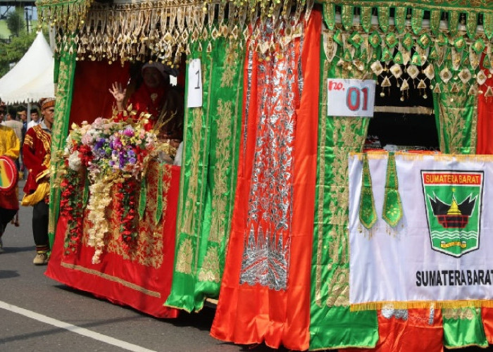 Berbagai Provinsi di Indonesia Ikuti Parade Kafilah STQH 2023 di Jambi