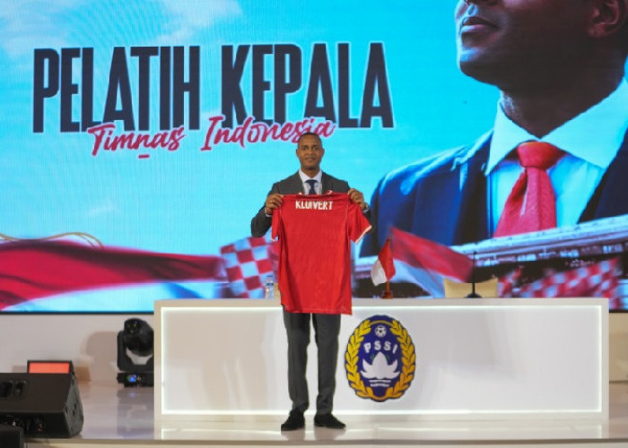 RESMI Diperkenalkan, Patrick KLuivert Bakal Usung Taktik Menyerang untuk Timnas Garuda