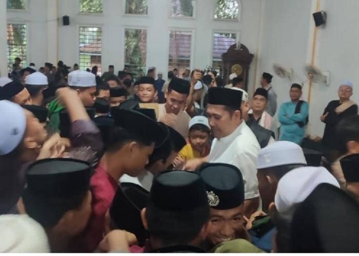 Bupati H M Syukur Subling di Desa Titian Teras