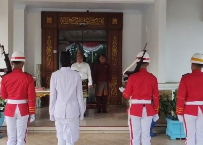 Pemkab Merangin Sukses Gelar Prosesi Penyerahan Duplikat Bendera Pusaka Jelang Proklamasi ke-81 RI