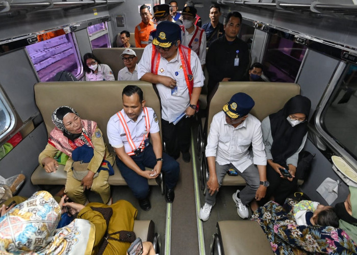 Menhub Dorong Pengembangan Angkutan Massal Kereta Api di Sumatera Utara