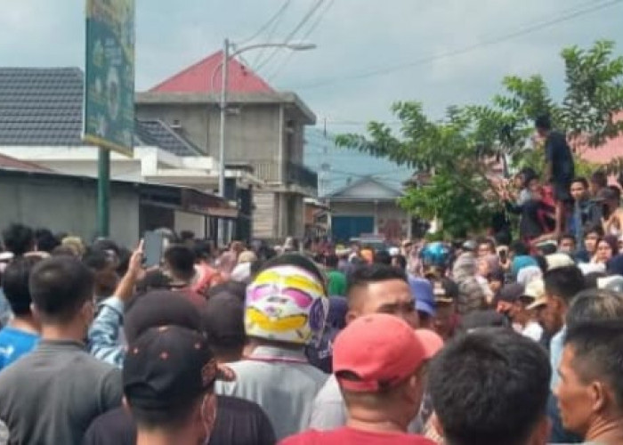 Korban Hanyut Di Sungai Batang Merao Ditemukan Meninggal Tersangkut Kayu