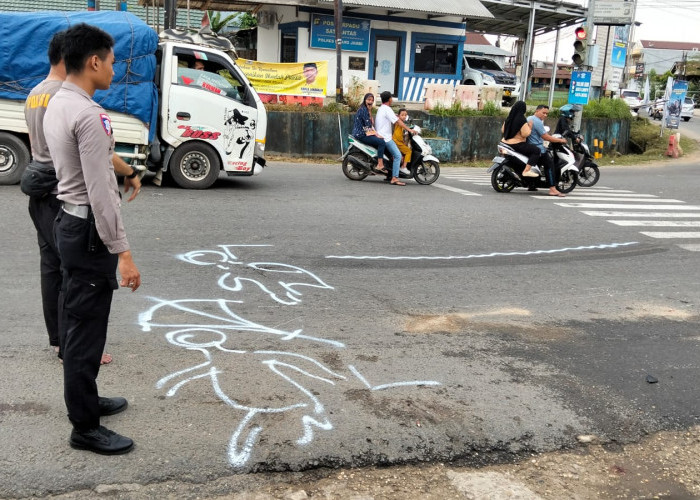 Kecelakaan Maut Truk Box dan Motor di Simpang Mendalo, Satu Orang Tewas di TKP