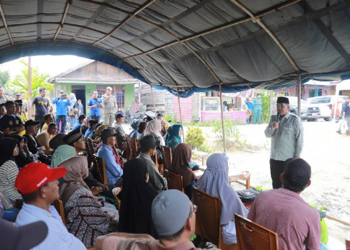 Bupati Anwar Sadat Salurkan Bantuan untuk Korban Kebakaran Teluk Nilau