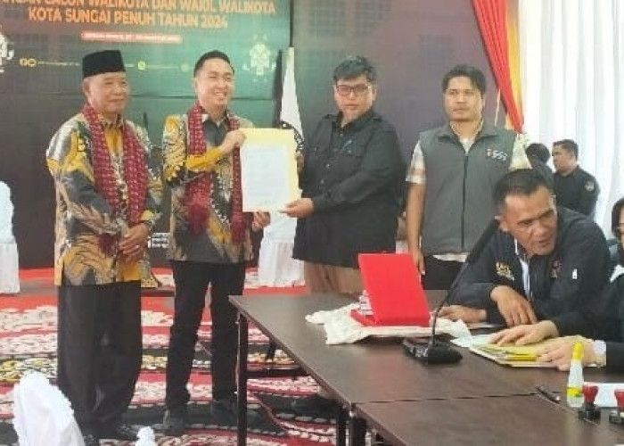 Diantar Ribuan Massa, Fikar-Asma Resmi Daftar KPU Sungai Penuh 