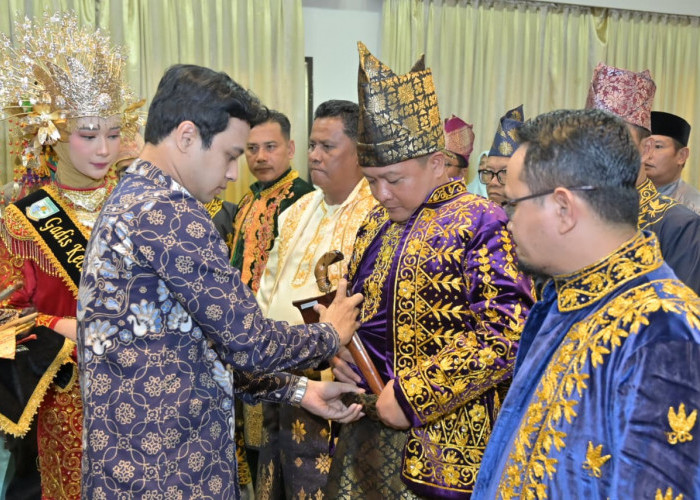LAM, HPMJ dan Bujang Gadis Alam Barajo Dikukuhkan! Wawako Diza: Benteng Moral & Penjaga Warisan Budaya Melayu