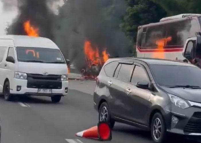 Kecelakan Maut di Tol Jakarta Cikampek Km 58, 12 Orang Tewas